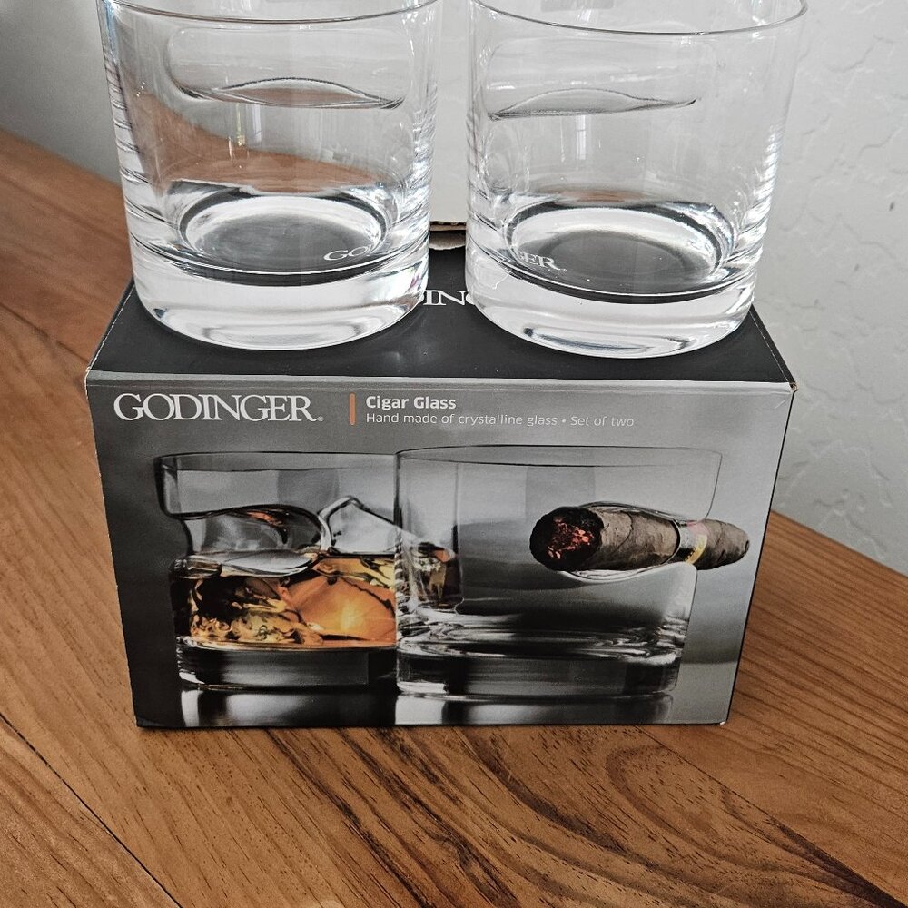 Wiskey Glass Tumblers Godinger Hand made of Crystalline Cigar (Set of two)